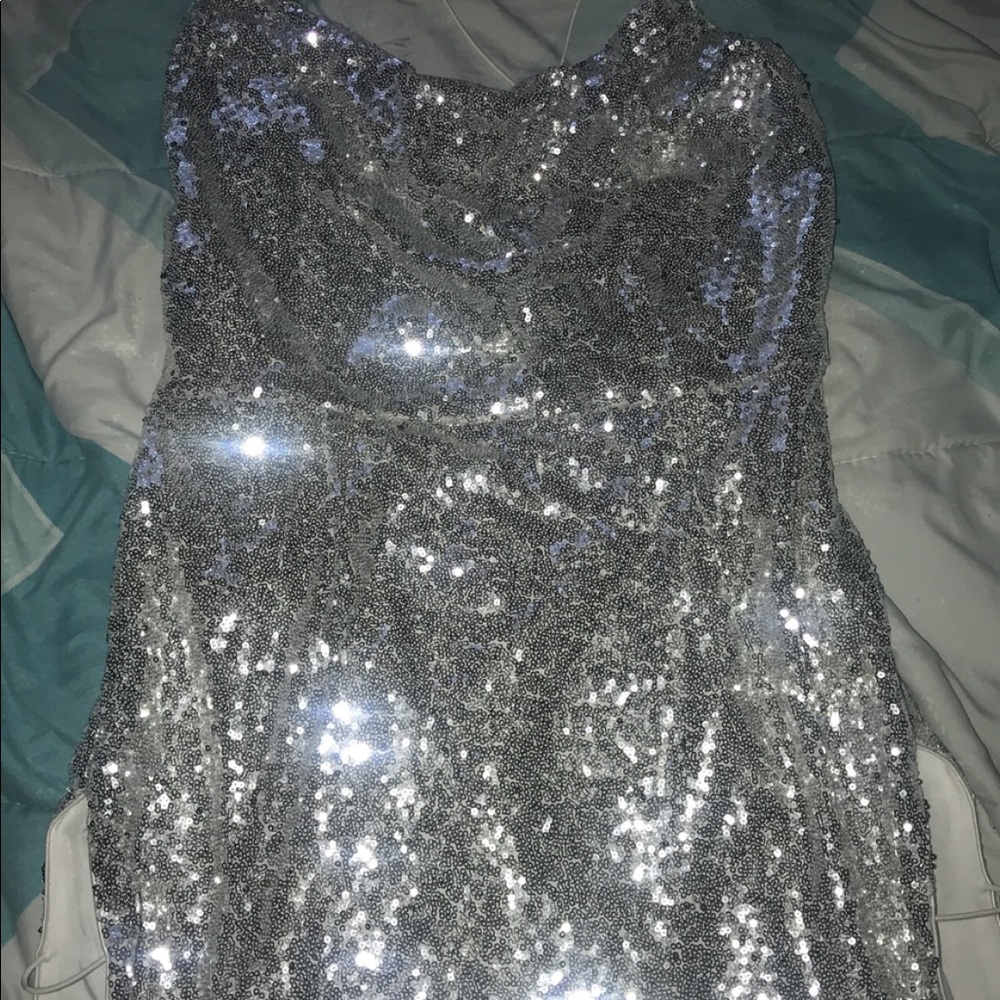 Silver sequin dress - Picture 2 of 5